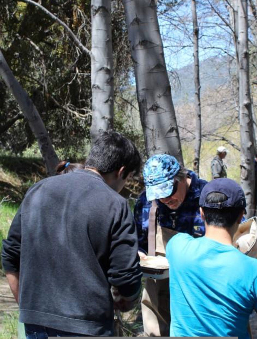 Prof. Walton teaching about aquatic insects, © J. Purcell